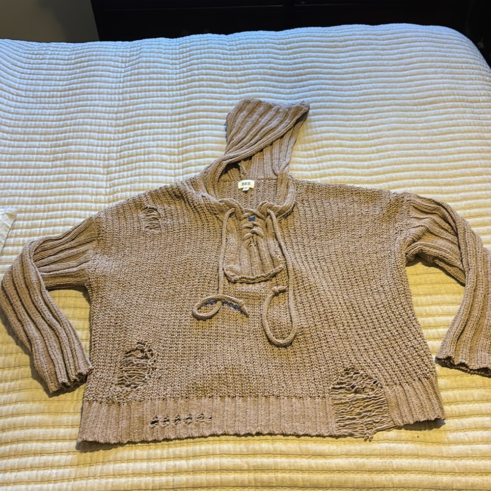 BKE distressed sweater size XL